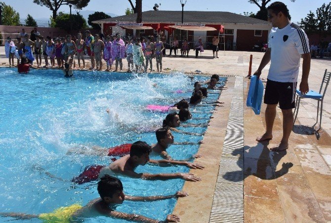 Nazilli Belediyesi’nin Yüzme Kursları Başladı