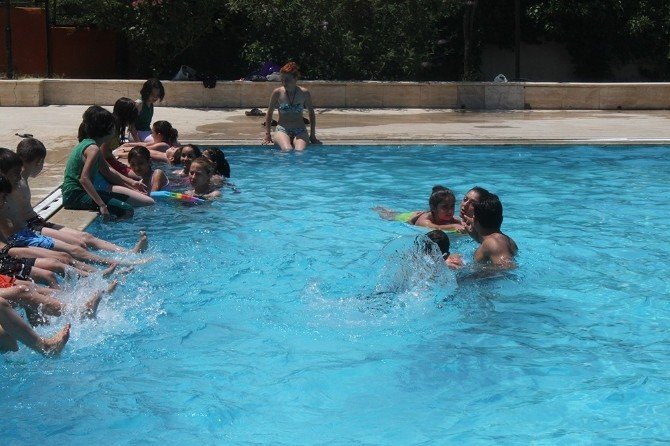 Dinar Belediyesi Yüzme Kursu Başlıyor