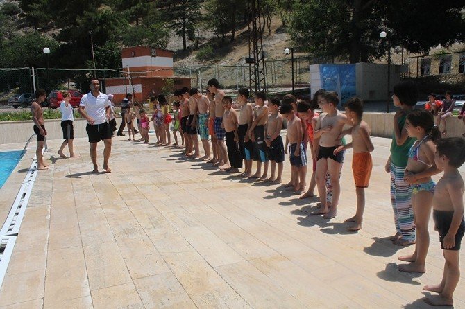 Dinar Belediyesi Yüzme Kursu Başlıyor