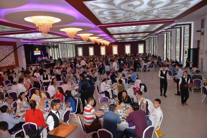 İş Adamı Rıza Güral’dan İftar