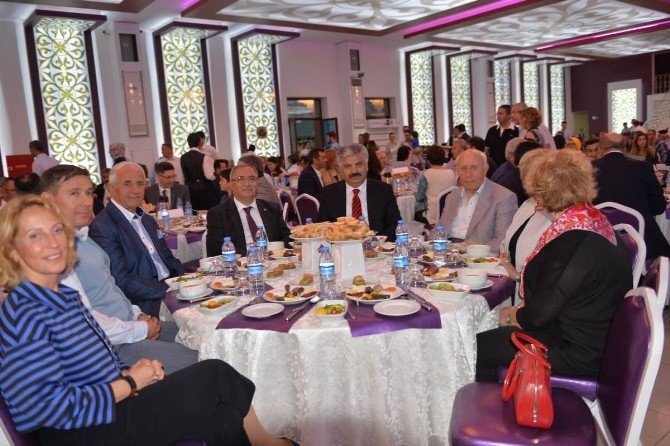 İş Adamı Rıza Güral’dan İftar