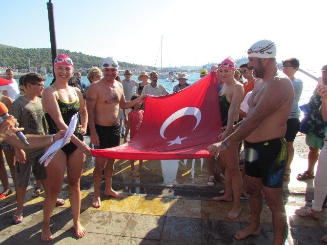 Sakız’dan Çeşme’ye Bayrak Yüzüşü