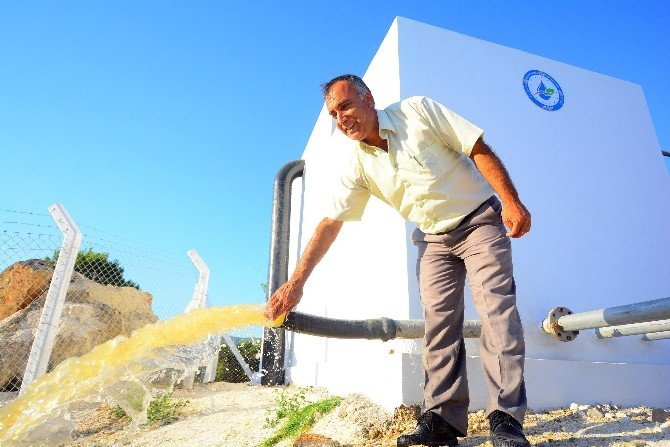 Muhtar Su Sevincini Teknolojiyle Duyurdu