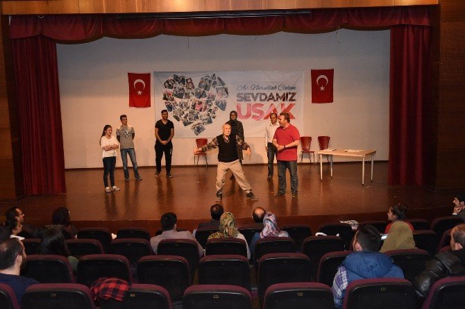 Uşak’ta Tiyatro Kursları Başlıyor