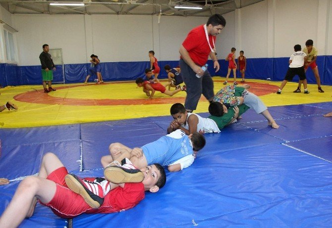 Manisa’da Yaz Spor Okulları Büyük İlgi Görüyor