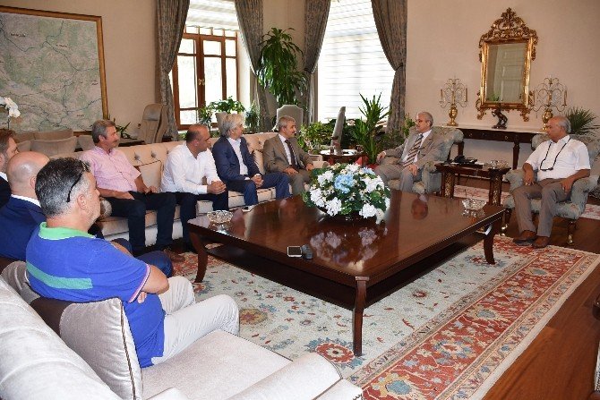 Akhisar Protokolü Vali Güvençer’i Ziyaret Etti