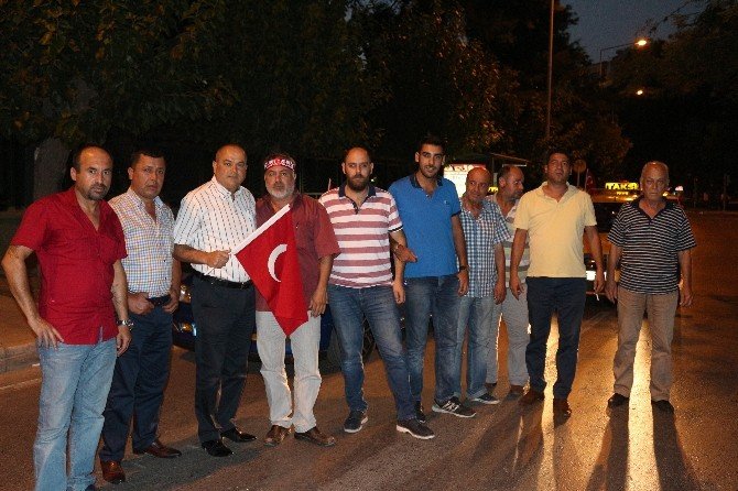 Taksiciler Demokrasi Nöbetinde