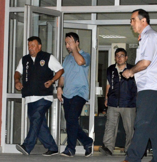 Turgutlu’da 8 Polis Tutuklandı