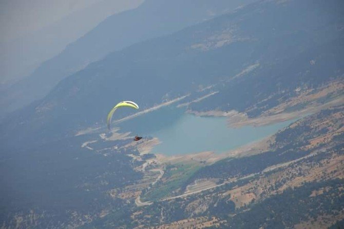 Yamaç Paraşütleri Yarışmasının İlk Ayağı Tamamlandı