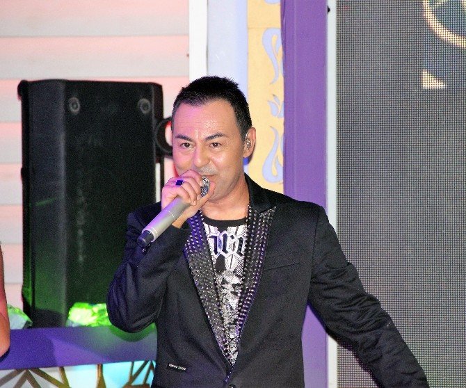 Serdar Ortaç Tatilcileri Coşturdu