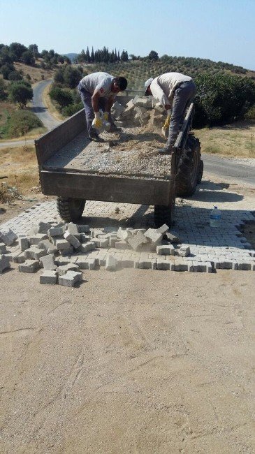 Salihli’de 3 Mahalle Tozdan Kurtuldu