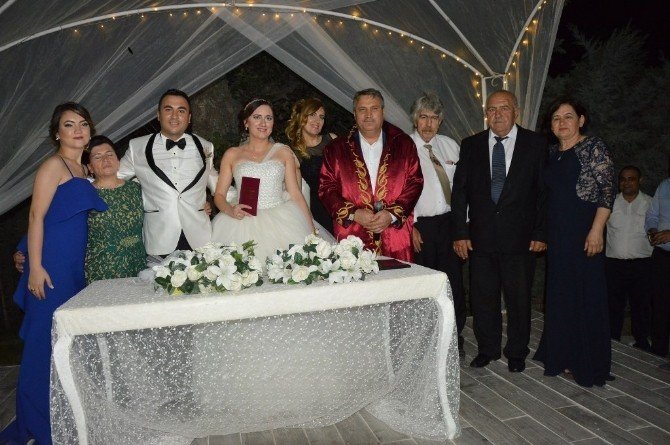 Başkan Çerçi Akhisar’da Nikah Kıydı