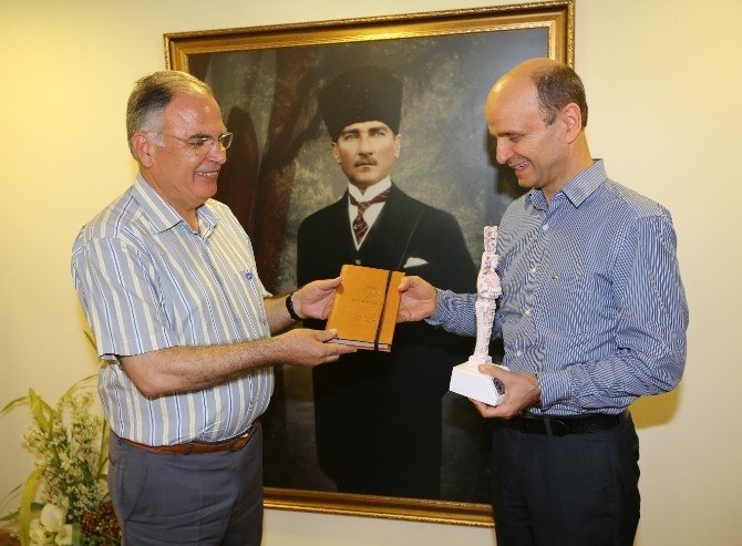 Makedonya Büyükelçisinden Darbe Eleştirisi