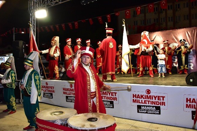 Şehzadeler Mehteran Takımı, Demokrasi Nöbetçilerini Coşturdu