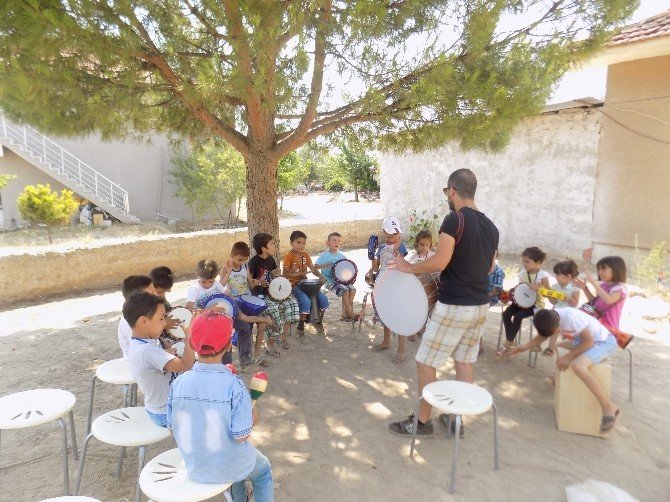 Karacasu’da Çocuklar Yaz Kampında Öğreniyor