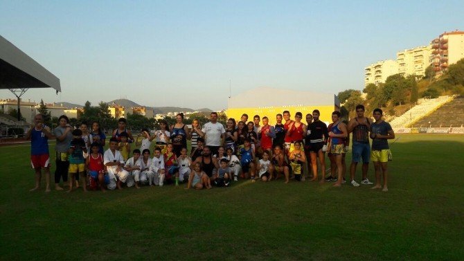 Kuşadası’nda Uzak Doğu Sporları Ordusu Yetişiyor