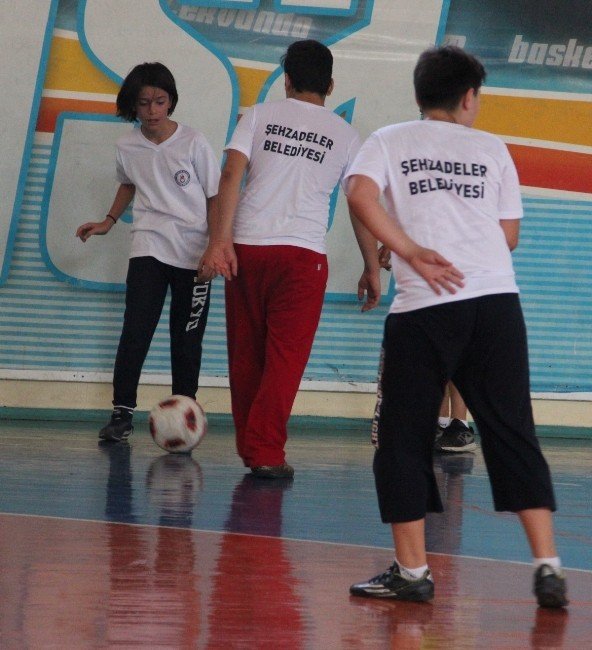 Kur’an Kursları Arası Futbol Şampiyonu Akpınar Camii Oldu