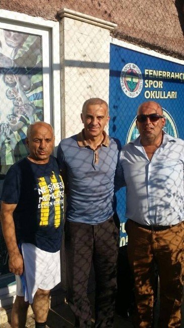 Efsane Kaptandan Fenerbahçe Spor Okulu’na Ziyaret