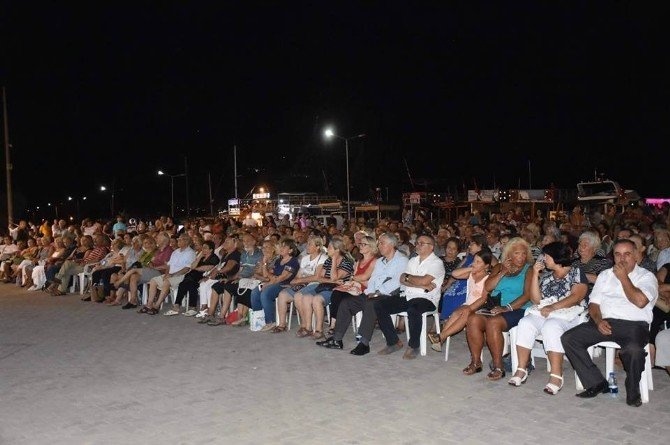 Akbüklüler Sanat Müziği Konserini Beğendi