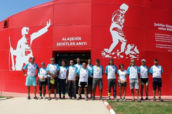 Büyük Taarruz Bisiklet Turu Alaşehir’de