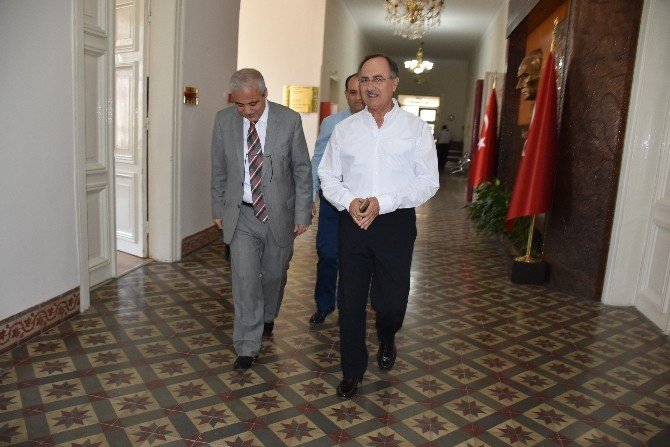 Eski Bakan Rıza Akçalı’dan Vali Güvençer’e Ziyaret