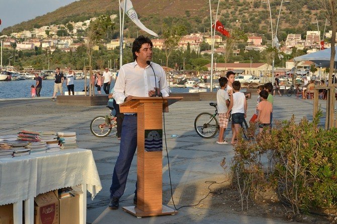 Edebiyatseverler Yeni Foça 1. Kitap Günü’nde Buluştu