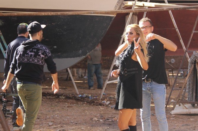 Zeynep Casalini Hakkındaki Yasak Aşk Haberlerini Yalanladı