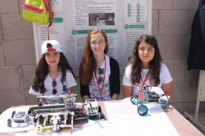 Çocukların Bilim Fuarında Yaptıkları Projeler Büyük İlgi Gördü