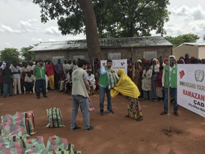 İhh’dan Çad’a Sığınan Orta Afrika’lı Mültecilere Yardım