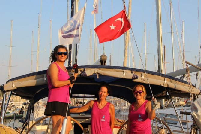 3 Türk Kadın Denizci, 3 Deniz Dolaştı