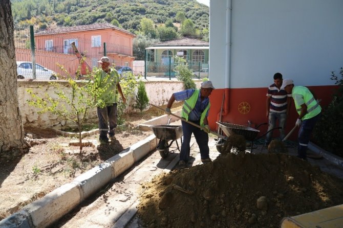 Turgutlu’da Okulların Çevreleri Belediyeyle Güzelleşti
