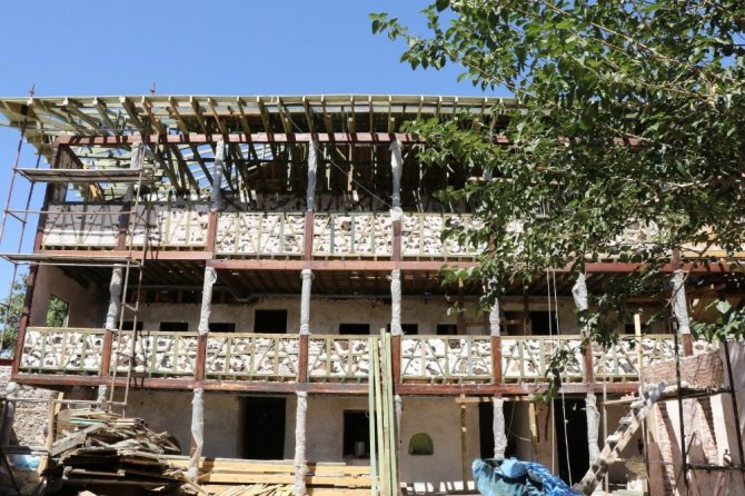 Tarihi Kula Evleri Restore Ediliyor