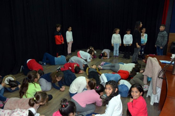 Asev’den Çocuklara Tiyatro Eğitimi
