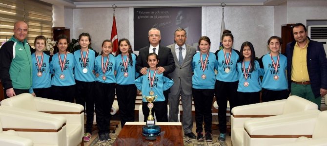 Başkan Kayda, Şampiyon Kızları Ağırladı