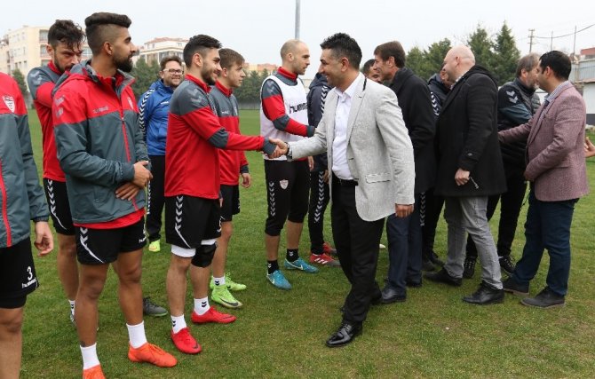 G. Manisaspor’un Yeni Yönetimi Futbolcularla Buluştu