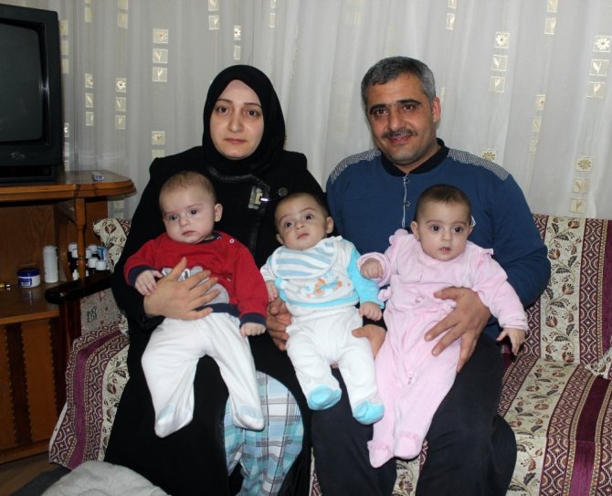 Suriyeli Aile Üçüz Bebeklerine Recep, Tayyip, Emine İsmini Verdi