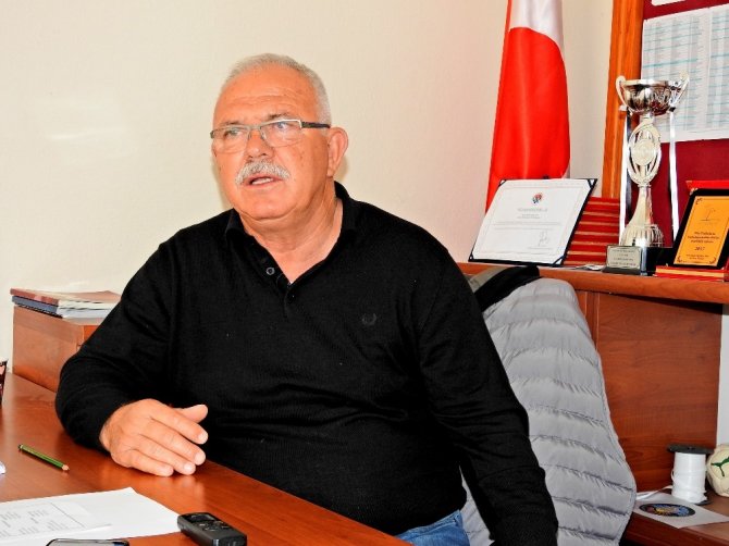 Çeşme Belediyespor, Teknik Direktörü İle Yollarını Ayırdı