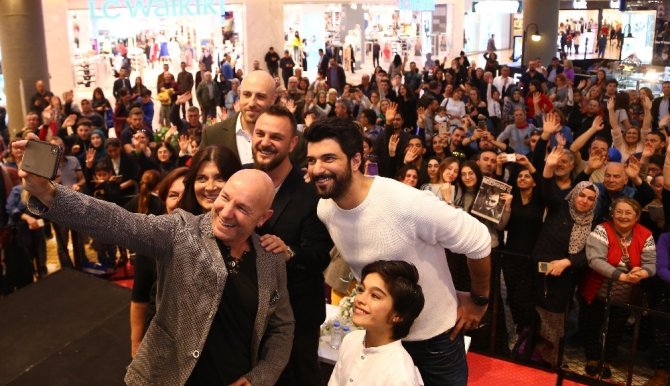 Çağan Irmak, “Çocuklar Sana Emanet” İle İzmirlerle Buluştu