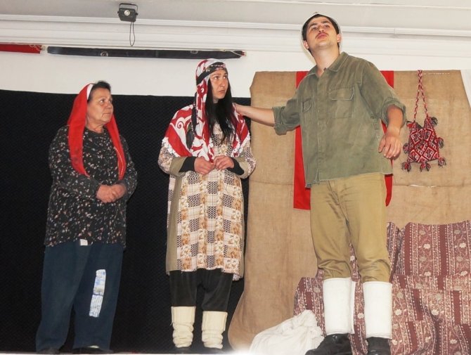 Sarıgöl’de Öğrenciler ’Koca Seyit’ Oyununu İlgiyle İzledi