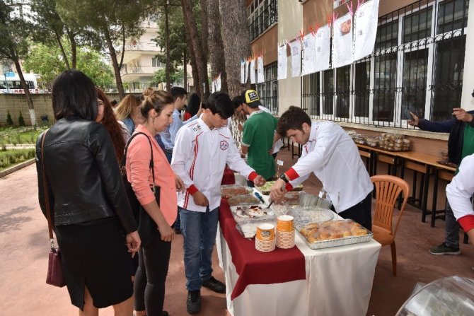 Öğrenciler Yemek Festivalinde Hünerlerini Sergiledi