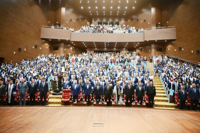 Uşak Üniversitesi 2017-2018 Yılı Mezuniyet Töreni Yapıldı