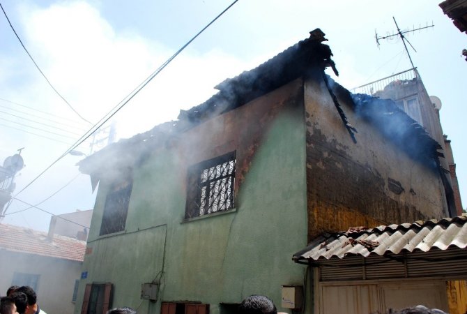 Manisa’da Kahreden Yangın: 2 Kardeş Yanarak Can Verdi