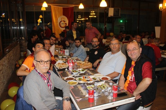 Galatasaraylılar İftarda Bir Araya Geldiler
