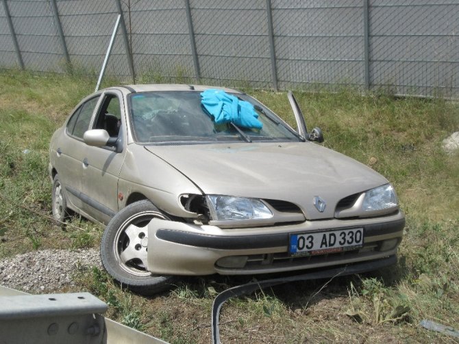 Sandıklı’da Otomobil Şarampole Düştüı: 1 Yaralı