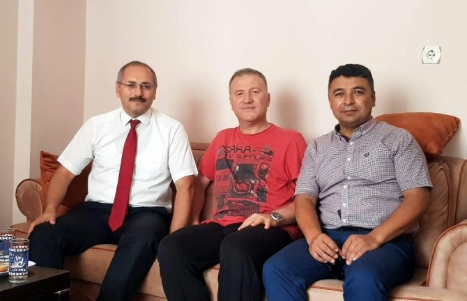 Kazazede Albay Özkurt’u Sevenleri Yalnız Bırakmıyor