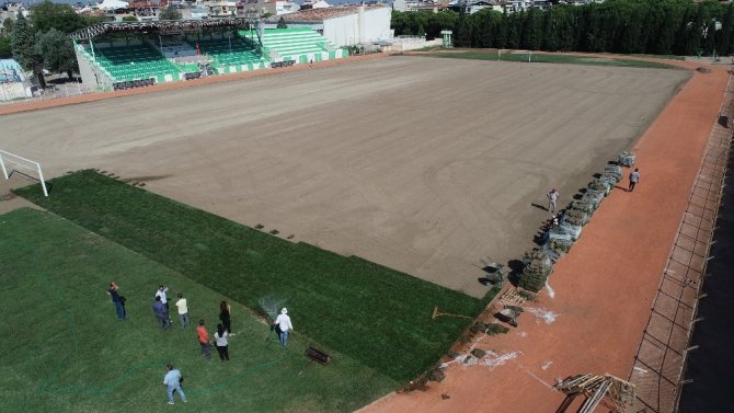 Ramiz Turan Stadı’nda Çim Ekimine Başlandı
