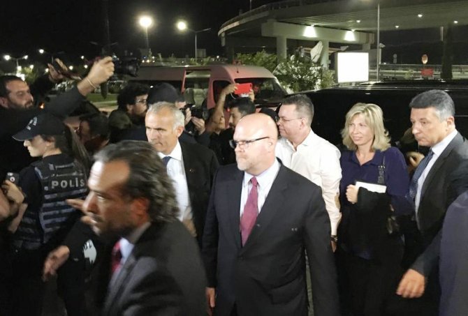 Rahip Brunson İzmir’den Ayrılıyor