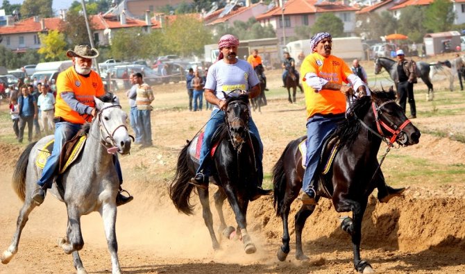 Muğla’da ‘Rahvan At’yarışı
