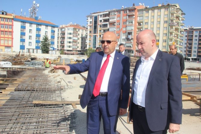 Cumhurbaşkanı Erdoğan’ın Talimatıyla Başlayan Kent Meydanı Projesi Hızla İlerliyor