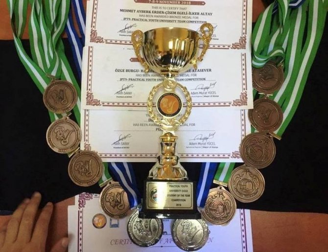 Aşçılık Öğrencileri Alanya’dan Madalyalarla Döndü